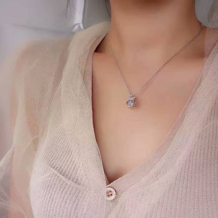 Beating Heart Crown Necklace - FashionAngelz