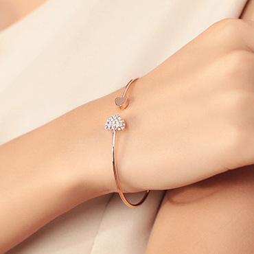 Double Heart Cuff Bracelet - FashionAngelz