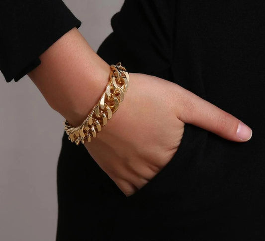 Gold Statement Bracelet - FashionAngelz
