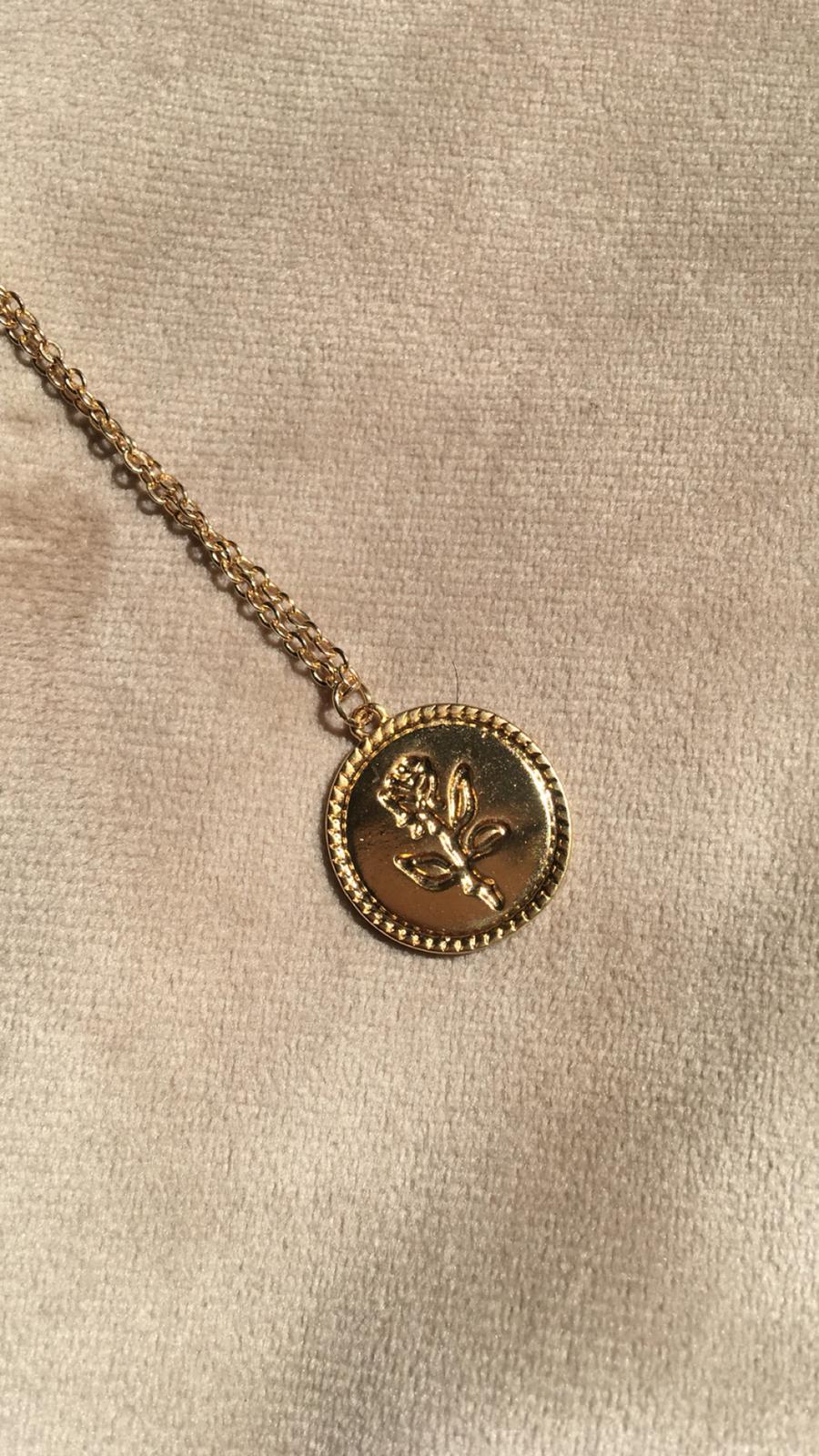 Rose Coin Pendant Necklace - FashionAngelz